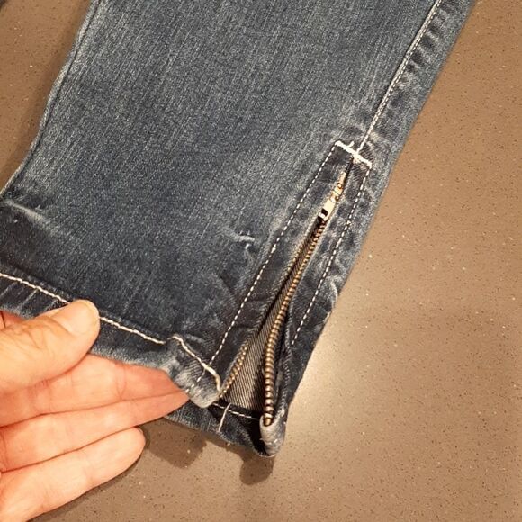 Philosophy Size 10 Distressed Jeggings with Zipper on Legs - Picture 5 of 12
